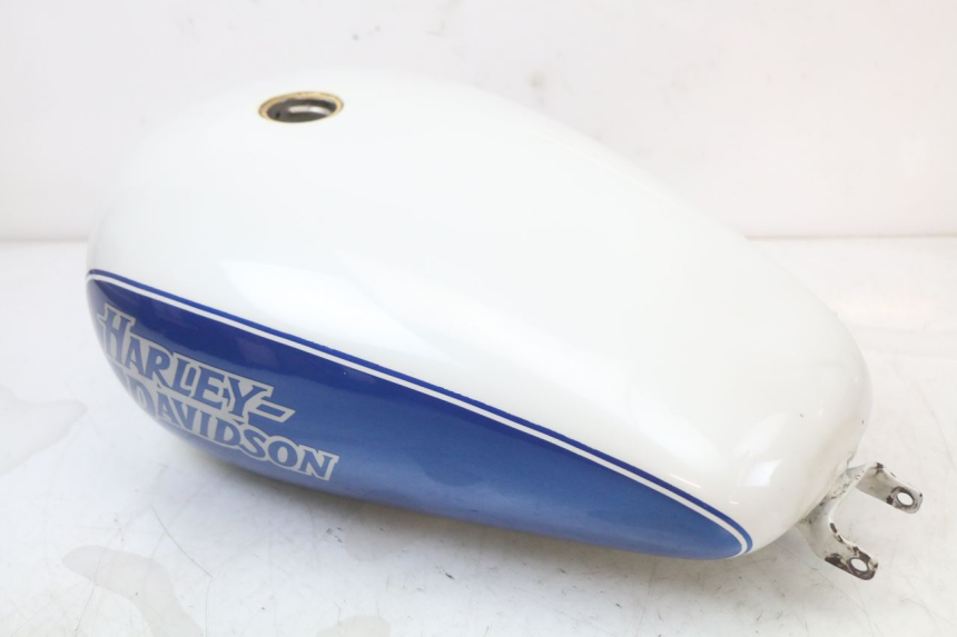 photo de FUEL TANK HARLEY DAVIDSON SPORTSTER XL CUSTOM 883 (1999 - 2006)