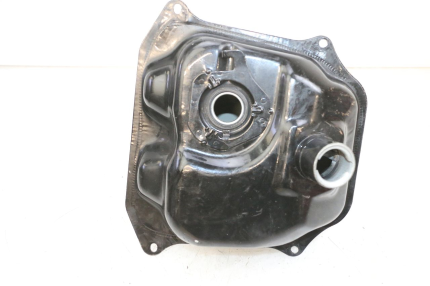 photo de FUEL TANK TNT MOTOR ROMA 10' 4T 50 (2019 - 2022) - Alternative perspective