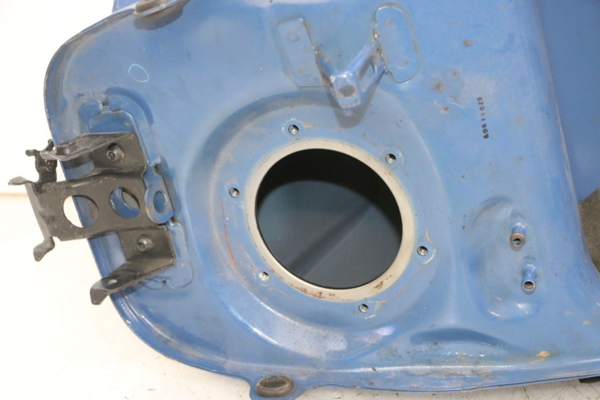 photo de FUEL TANK YAMAHA TDM ABS 900 (2002 - 2014) - Technical close-up