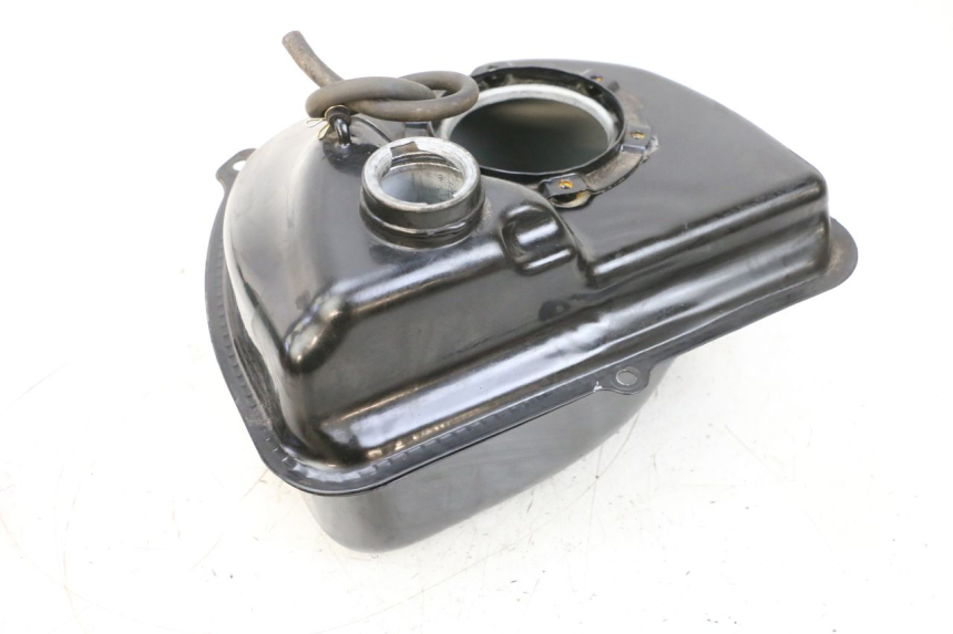 photo de FUEL TANK NECO TEMPO 4T 50 (2022 - 2026) - Surface and material condition