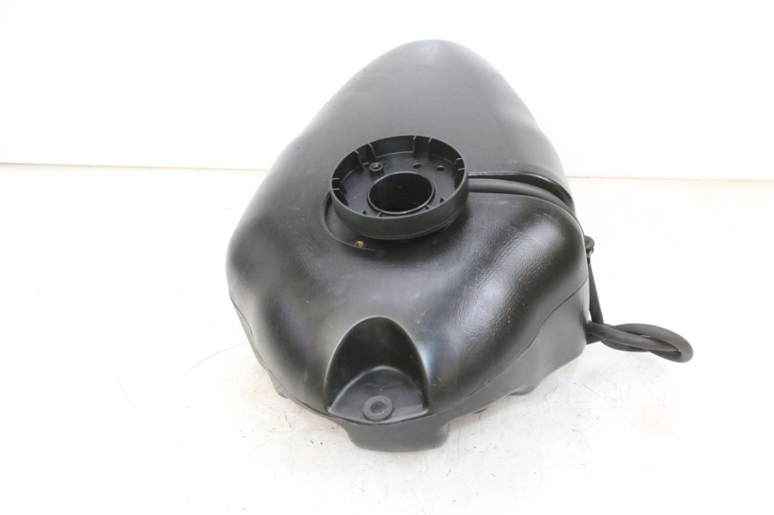 photo de FUEL TANK YAMAHA TZR 50 (2008 - 2016) - Fixing points details