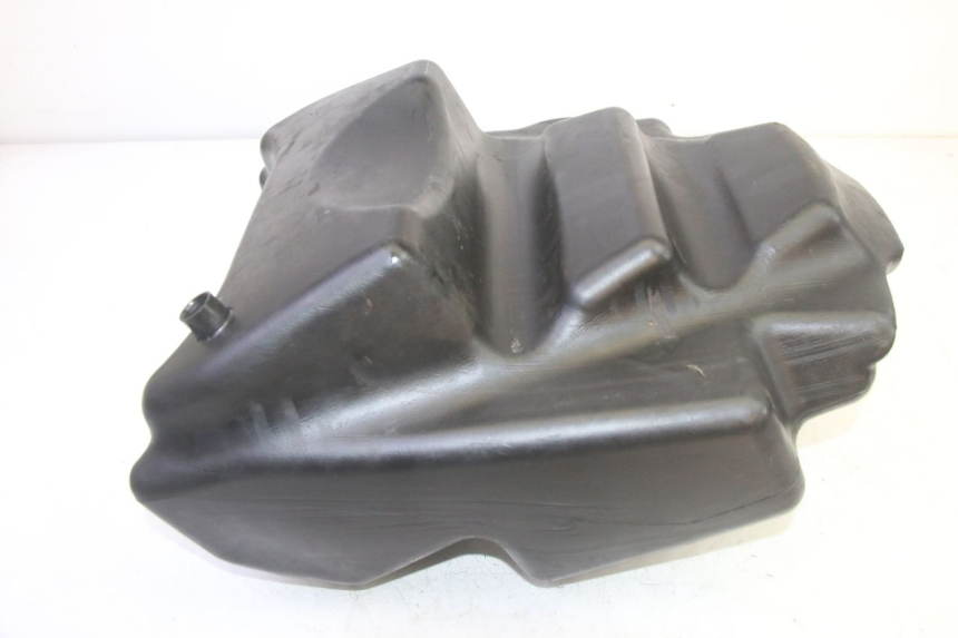 photo de FUEL TANK YAMAHA YP MAJESTY 125 (2002 - 2006) - Technical close-up