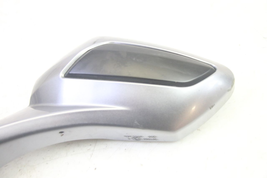 photo de LEFT MIRROR SYM GTS EVO 125 (2009 - 2013) - Surface and material condition