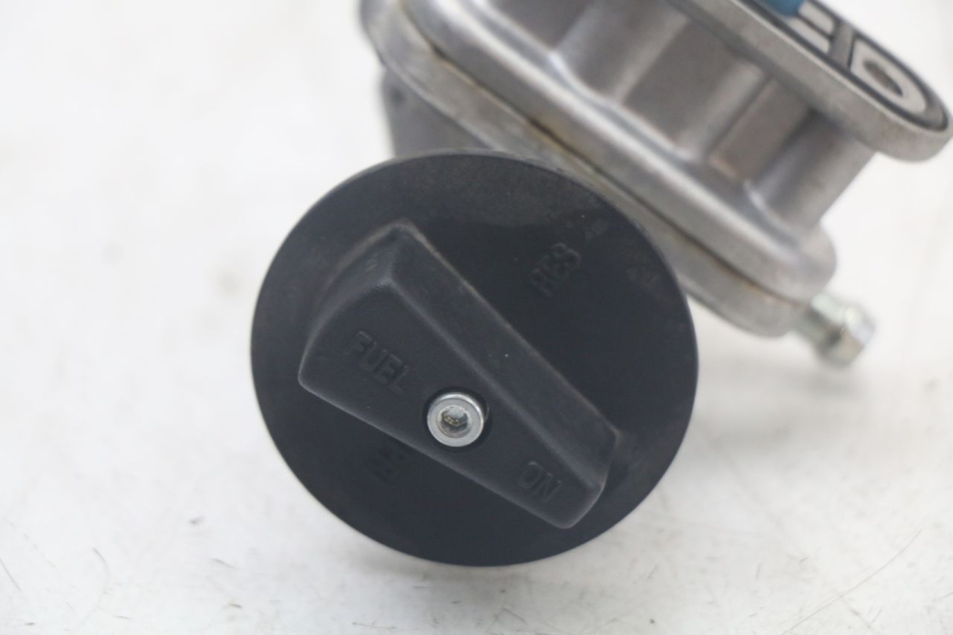 photo de FUEL TANK TAP TRIUMPH SPEED TRIPLE T301 900 (1994 - 1996)