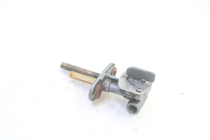 photo de FUEL TANK TAP YAMAHA TTR 125 (2000 - 2020) - Zoom on usage condition