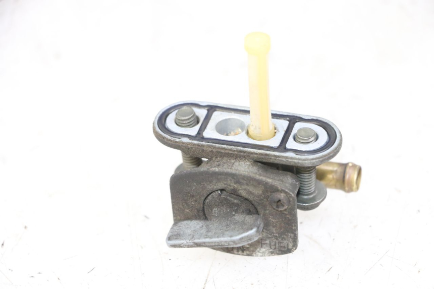 photo de FUEL TANK TAP YAMAHA FZS FAZER 600 (2001 - 2003)