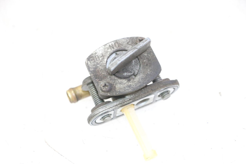 photo de FUEL TANK TAP YAMAHA FZS FAZER 600 (2001 - 2003)