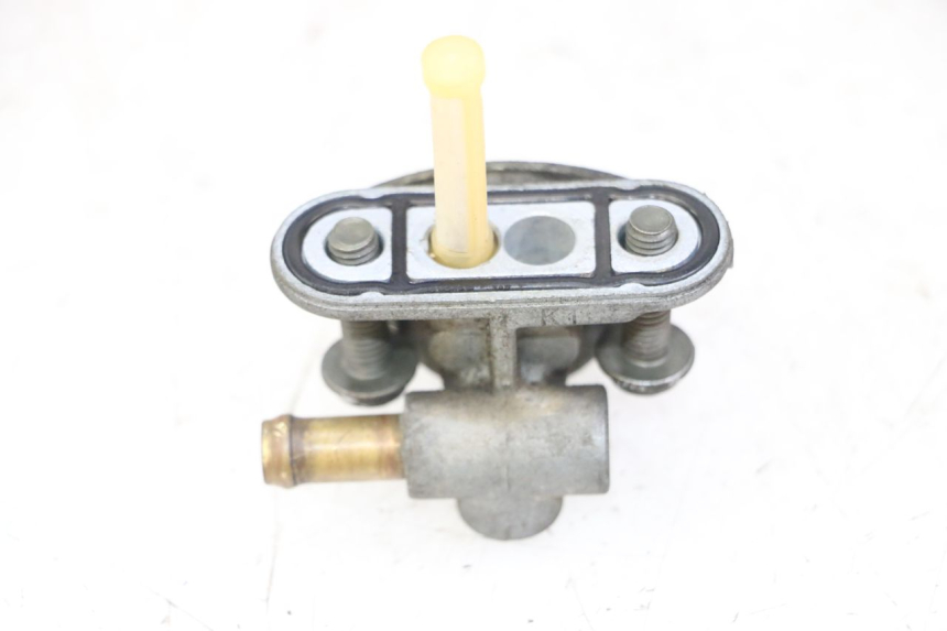 photo de FUEL TANK TAP YAMAHA FZS FAZER 600 (2001 - 2003)