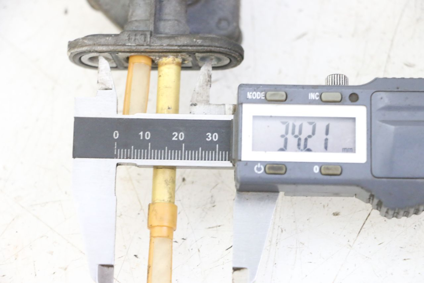 photo de FUEL TANK TAP KAWASAKI ZR7 ZR-7 S 750 (1999 - 2004) - Component detail