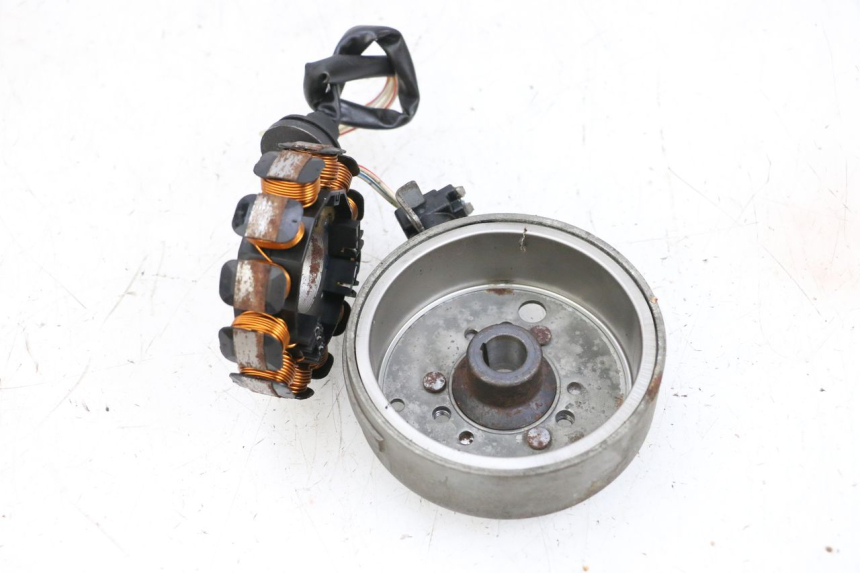photo de ROTOR STATOR YAMAHA NEO'S NEOS 2T 50 (1998 - 2007) - Alternative perspective