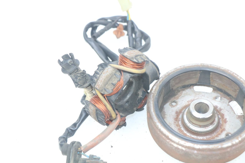 photo de ROTOR STATOR PEUGEOT VIVACITY 50 (1998 - 2003) - Alternative perspective