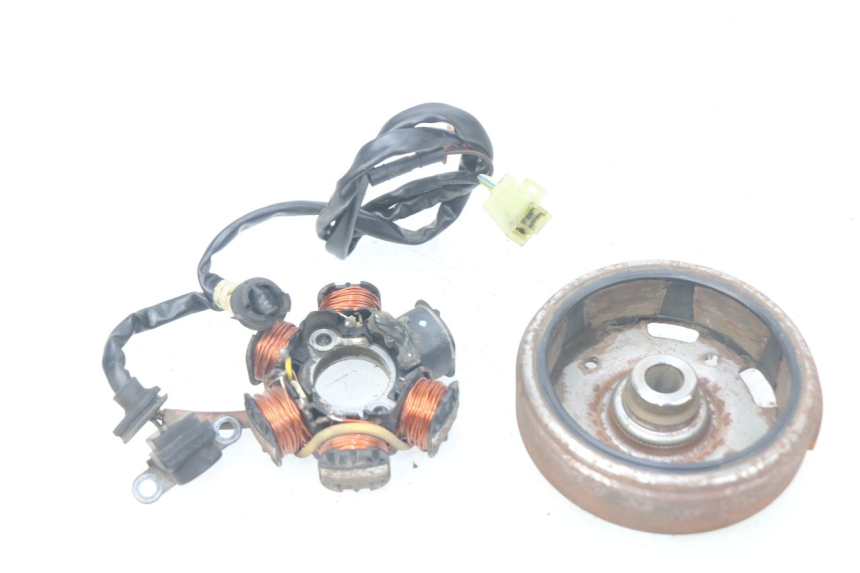 photo de ROTOR STATOR PEUGEOT VIVACITY 50 (1998 - 2003) - Technical close-up