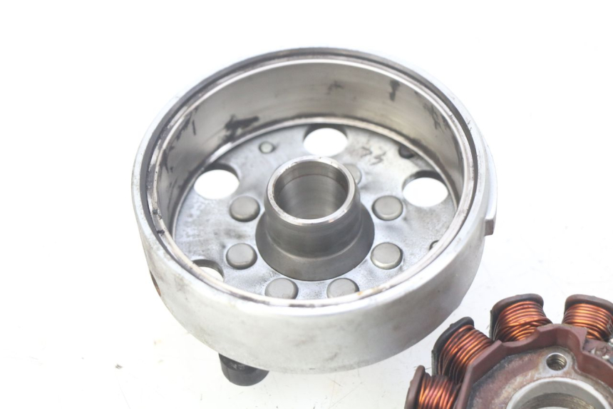 photo de ROTOR STATOR PIAGGIO XEVO - X EVO 125 (2007 - 2016)