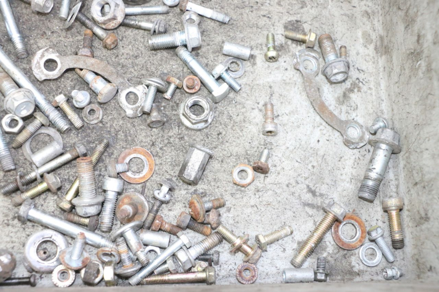 photo de SCREWS BAG HYOSUNG GV AQUILA 125 (2000 - 2004)