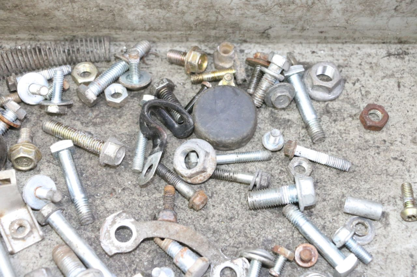 photo de SCREWS BAG HYOSUNG GV AQUILA 125 (2000 - 2004)