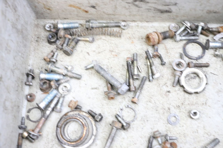 photo de SCREW FASTENER BAG MBK BOOSTER SPIRIT 50 (2004 - 2017) - Zoom on usage condition