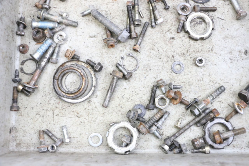 photo de SCREW FASTENER BAG MBK BOOSTER SPIRIT 50 (2004 - 2017) - Alternative perspective