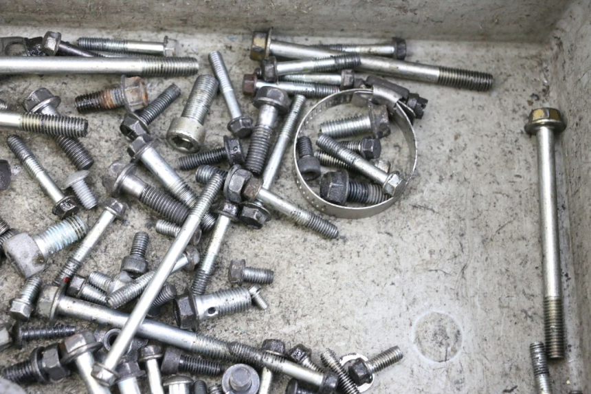 photo de SCREWS BAG SUZUKI BURGMAN EXECUTIVE ABS 650 (2006 - 2012) - Product overview