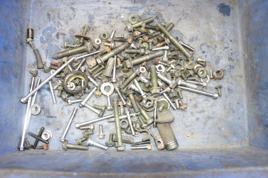 photo de SCREWS BAG DAELIM BESBI 125 (2007 - 2008)