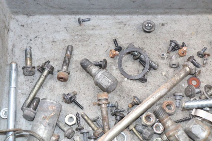 photo de SCREWS BAG PEUGEOT ELYSTAR 125 (2002 - 2007)