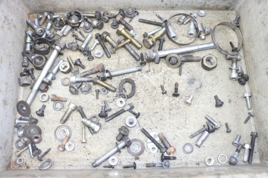 photo de SCREWS BAG PEUGEOT ELYSTAR 125 (2002 - 2007)