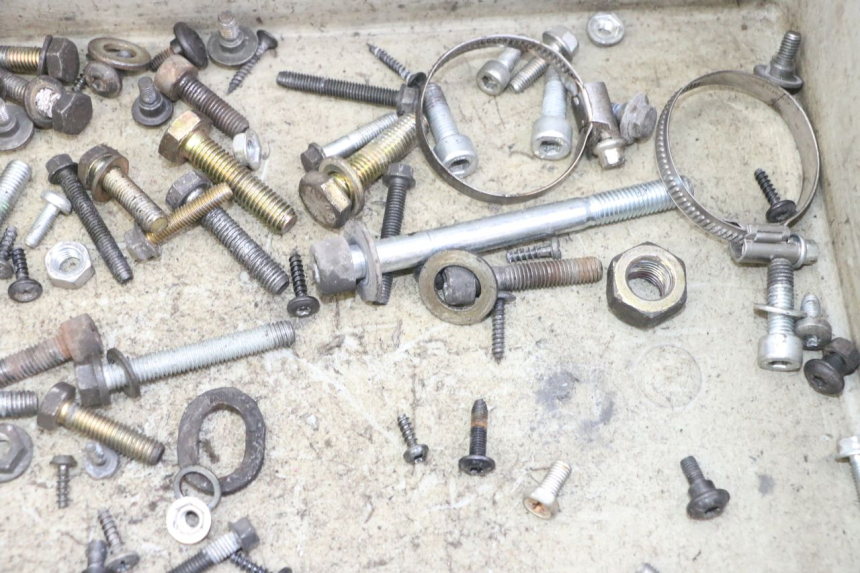 photo de SCREWS BAG PEUGEOT ELYSTAR 125 (2002 - 2007)