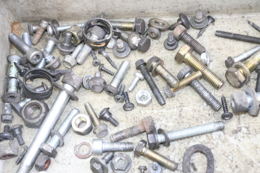 photo de SCREWS BAG PEUGEOT ELYSTAR 125 (2002 - 2007)