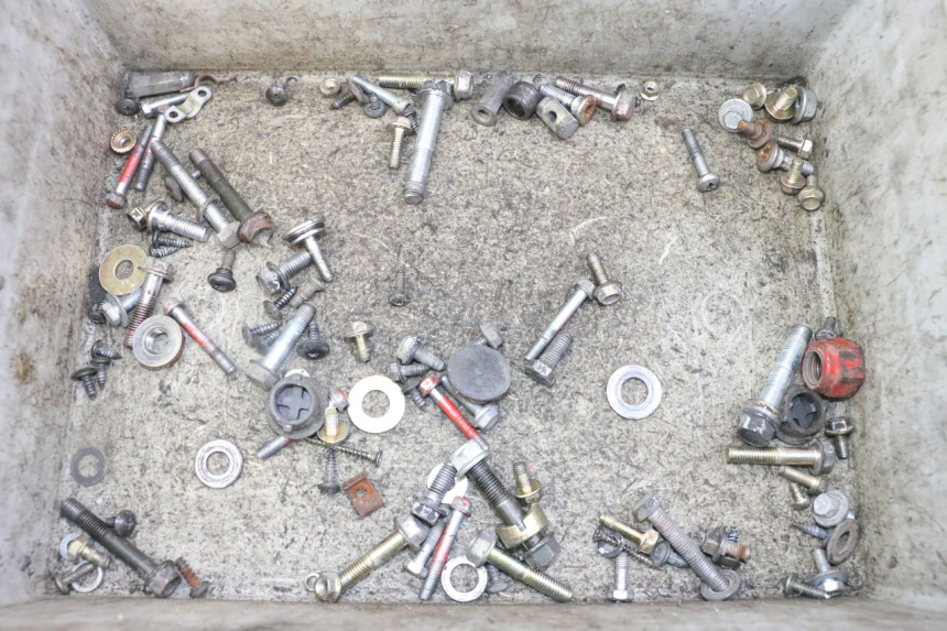 photo de SCREWS BAG SYM FIDDLE 125 (2008 - 2010)