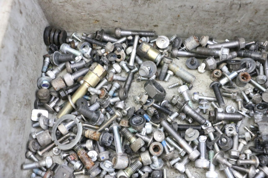 photo de SCREW FASTENER BAG YAMAHA FJR ABS 1300 (2006 - 2012) - Zoom on usage condition