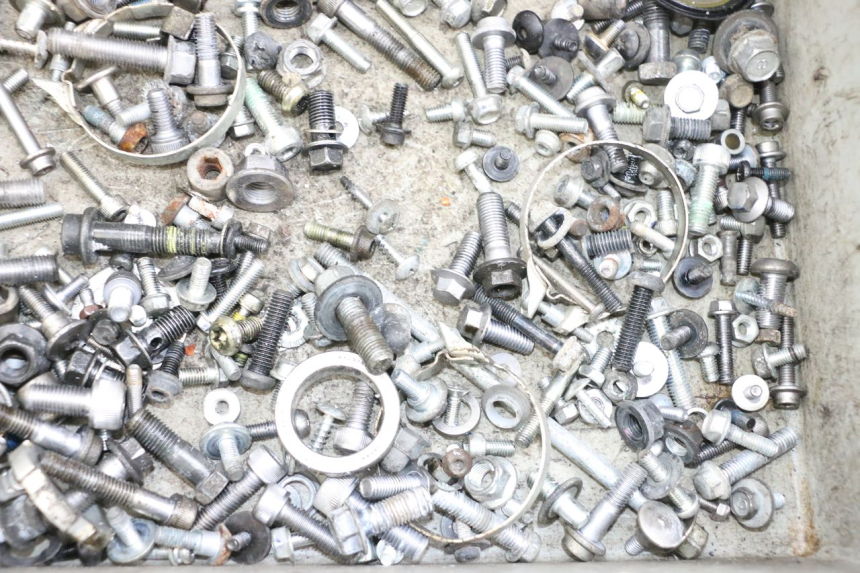 photo de SCREW FASTENER BAG YAMAHA FJR ABS 1300 (2006 - 2012) - Zoom on usage condition