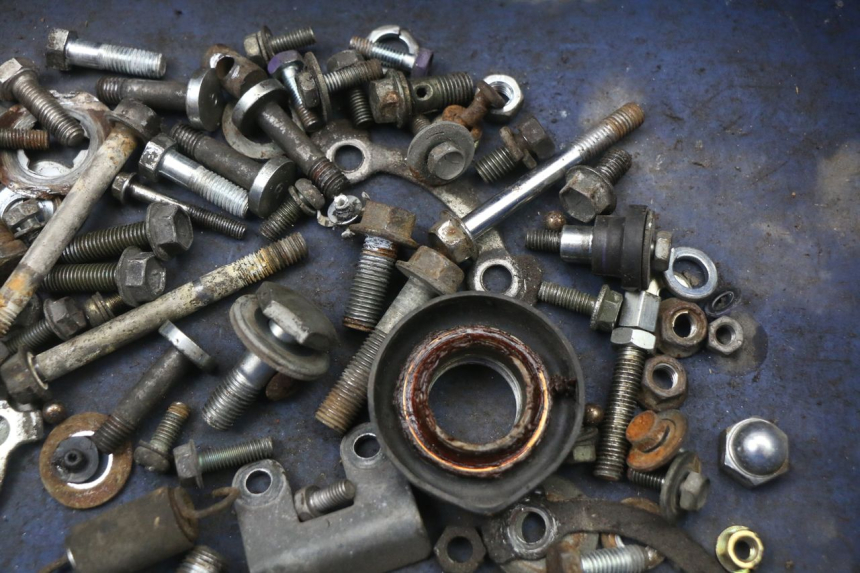 photo de SCREWS BAG SUZUKI GN 125 (1997 - 2000)