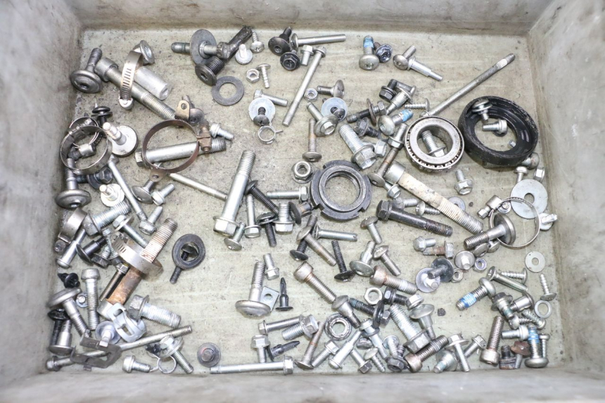 photo de SCREWS BAG SUZUKI GSR 750 (2011 - 2017)