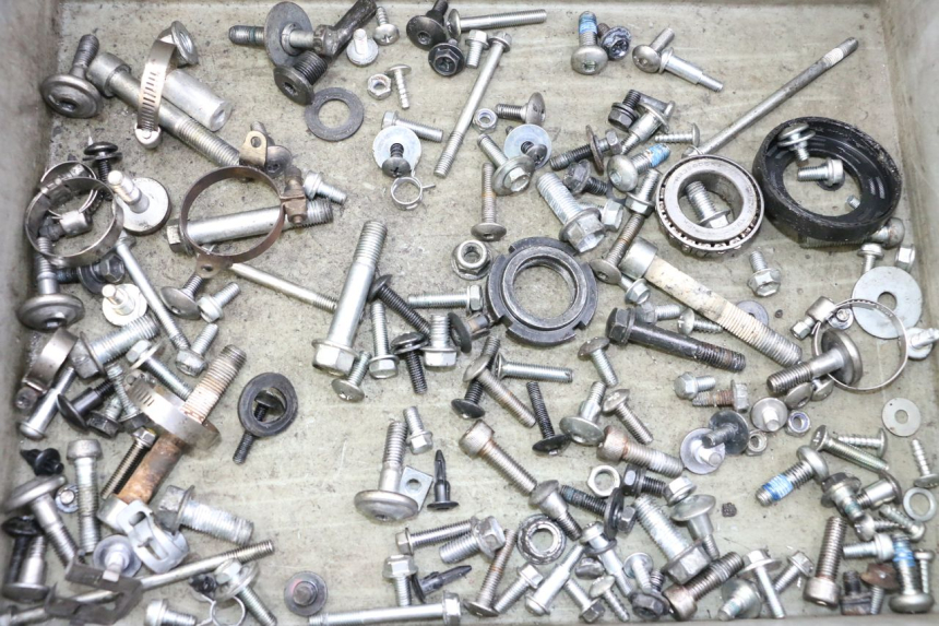 photo de SCREWS BAG SUZUKI GSR 750 (2011 - 2017)