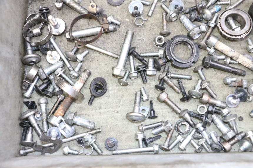 photo de SCREWS BAG SUZUKI GSR 750 (2011 - 2017)