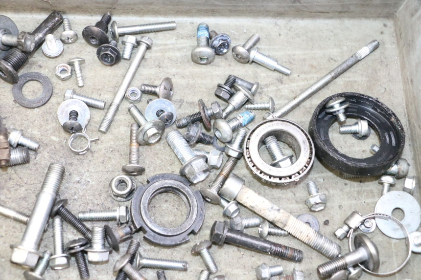 photo de SCREWS BAG SUZUKI GSR 750 (2011 - 2017)