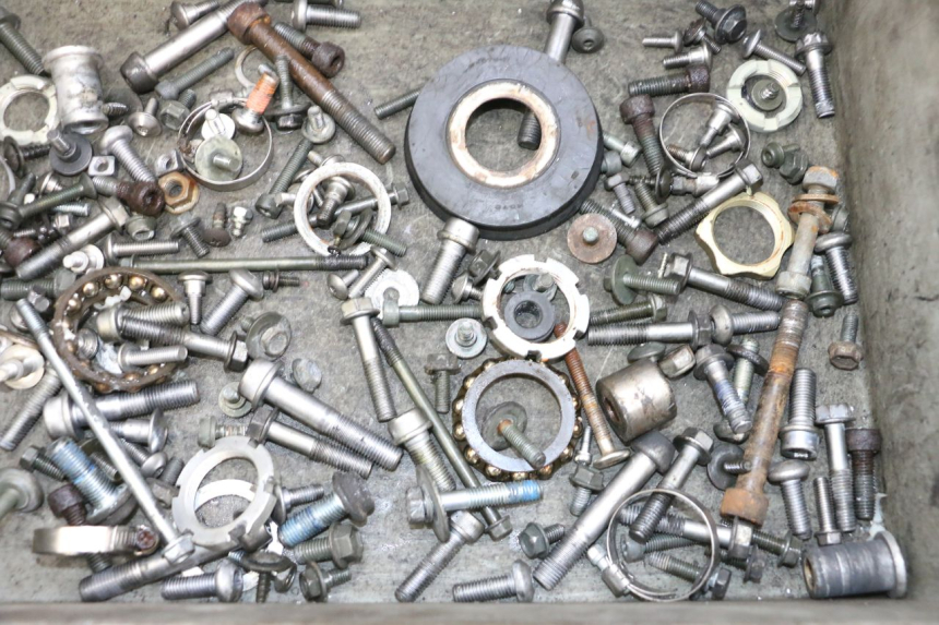 photo de SCREWS BAG SUZUKI GSXR GSX-R 1000 (2003 - 2004) - Component detail