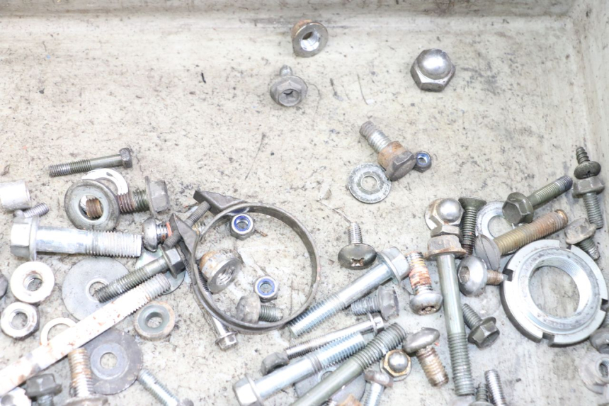 photo de SCREWS BAG SUZUKI GZ MARAUDER 125 (1998 - 2004)