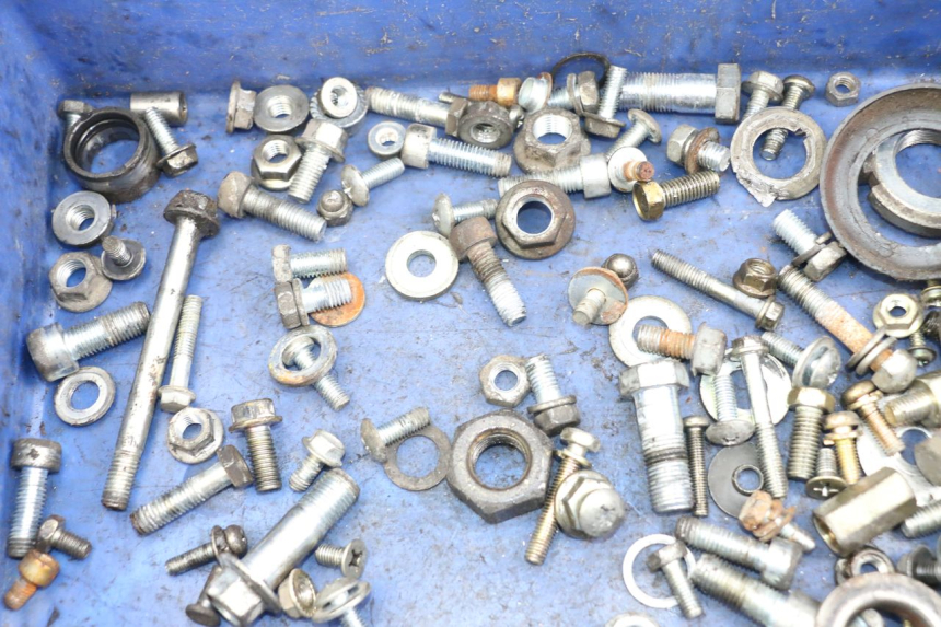 photo de SCREWS BAG HYOSUNG GF 125 (2001 - 2005)