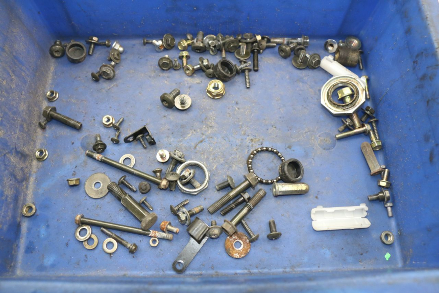 photo de SCREWS BAG KYMCO AGILITY PREMIUM 50 (2007 - 2010)