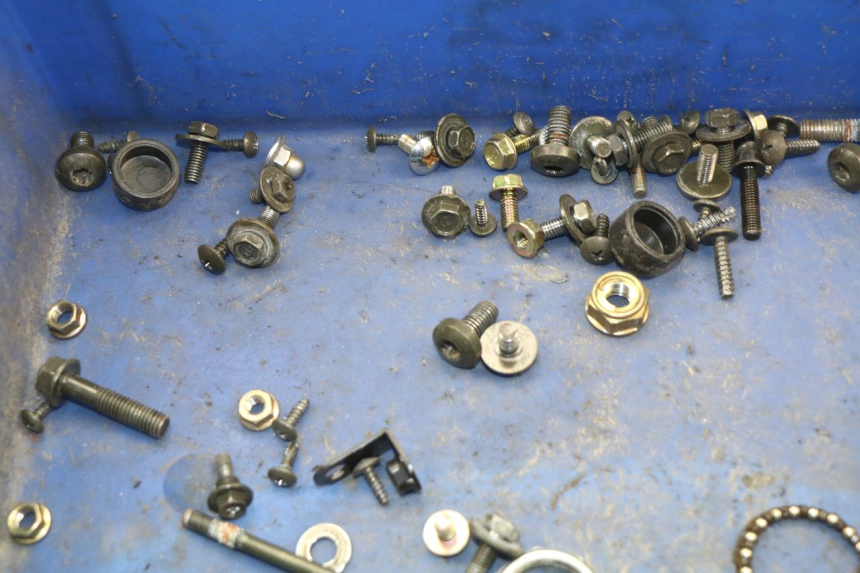 photo de SCREWS BAG KYMCO AGILITY PREMIUM 50 (2007 - 2010)