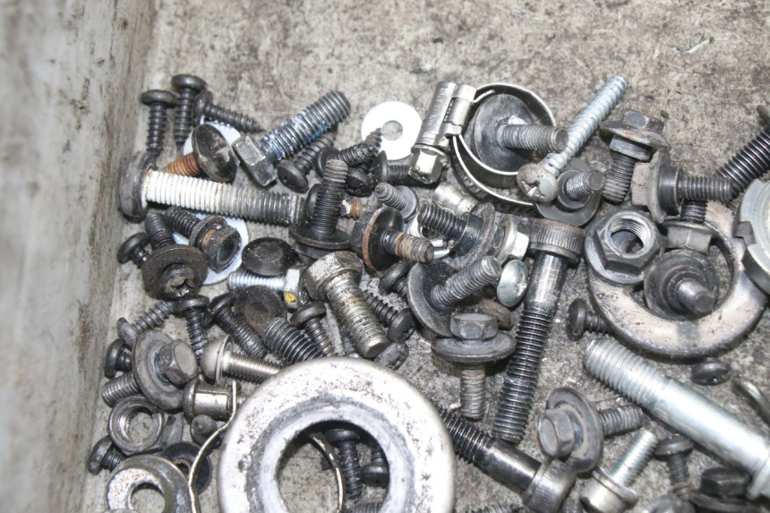 photo de SCREWS BAG MBK OVETTO ONE 2T 50 (2013 - 2017)