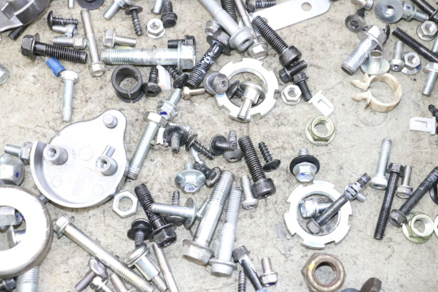 photo de SCREWS BAG YAMAHA NEO'S CORE 1 (2022 - 2026) - Component detail