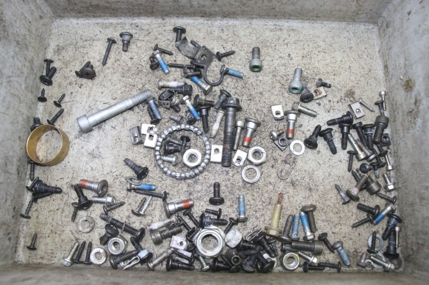 photo de SCREWS BAG PIAGGIO NRG POWER PUREJET 50 (2018 - 2021)