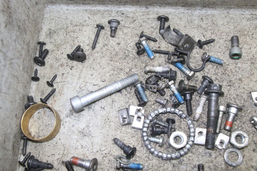 photo de SCREWS BAG PIAGGIO NRG POWER PUREJET 50 (2018 - 2021)