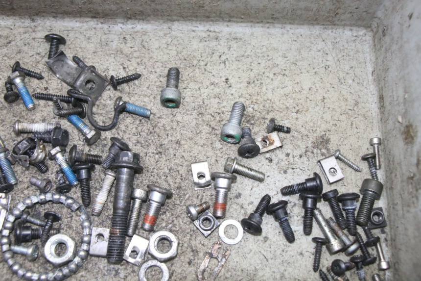 photo de SCREWS BAG PIAGGIO NRG POWER PUREJET 50 (2018 - 2021)