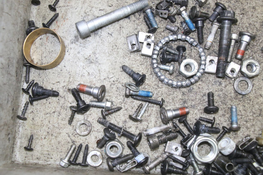 photo de SCREWS BAG PIAGGIO NRG POWER PUREJET 50 (2018 - 2021)