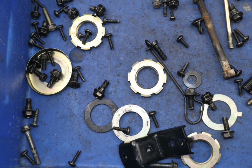 photo de SCREW BAG PEUGEOT KISBEE 2T 50 (2010 - 2017)