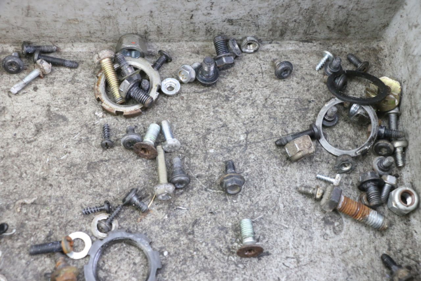 photo de SCREWS BAG PEUGEOT TREKKER TKR 50 (2005 - 2014)