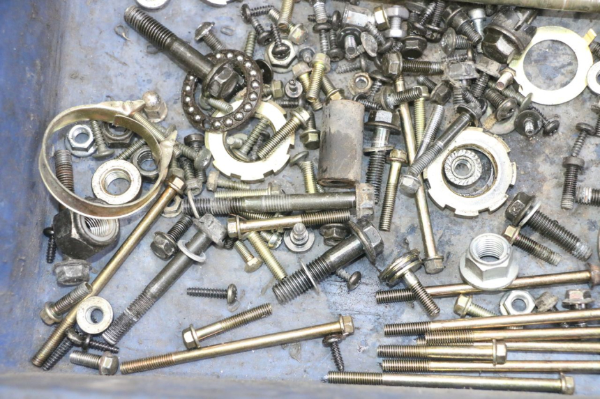 photo de SCREWS BAG PEUGEOT VIVACITY 125 (2010 - 2017)