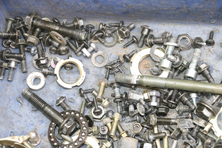 photo de SCREWS BAG PEUGEOT VIVACITY 125 (2010 - 2017)